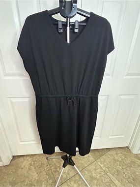 XL Classic Black V-Neck Drawstring Women’s Dress